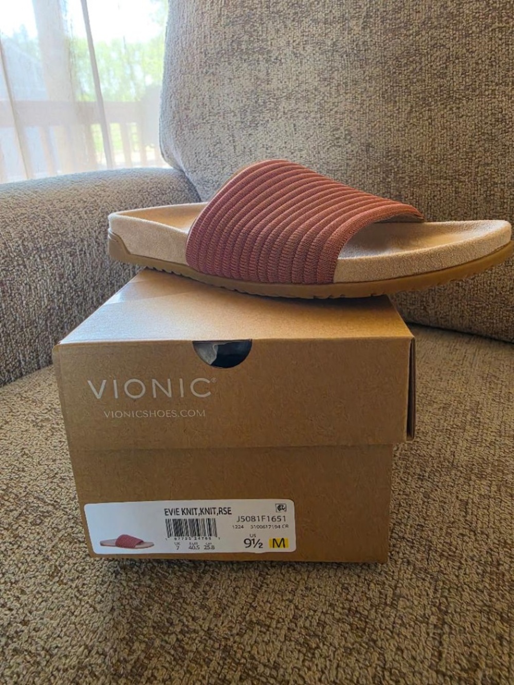 NIB Women's Vionic Slides